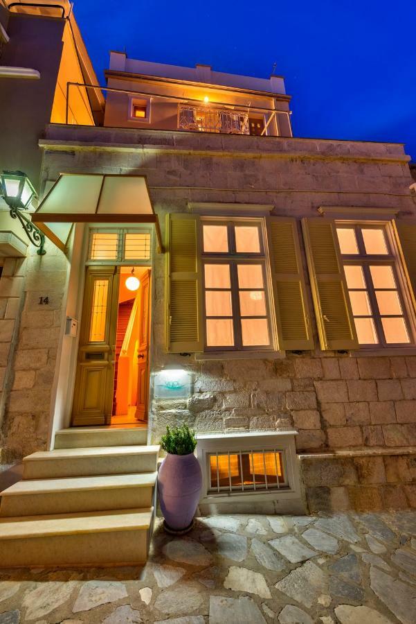Island Of Luxury * Ermoupoli